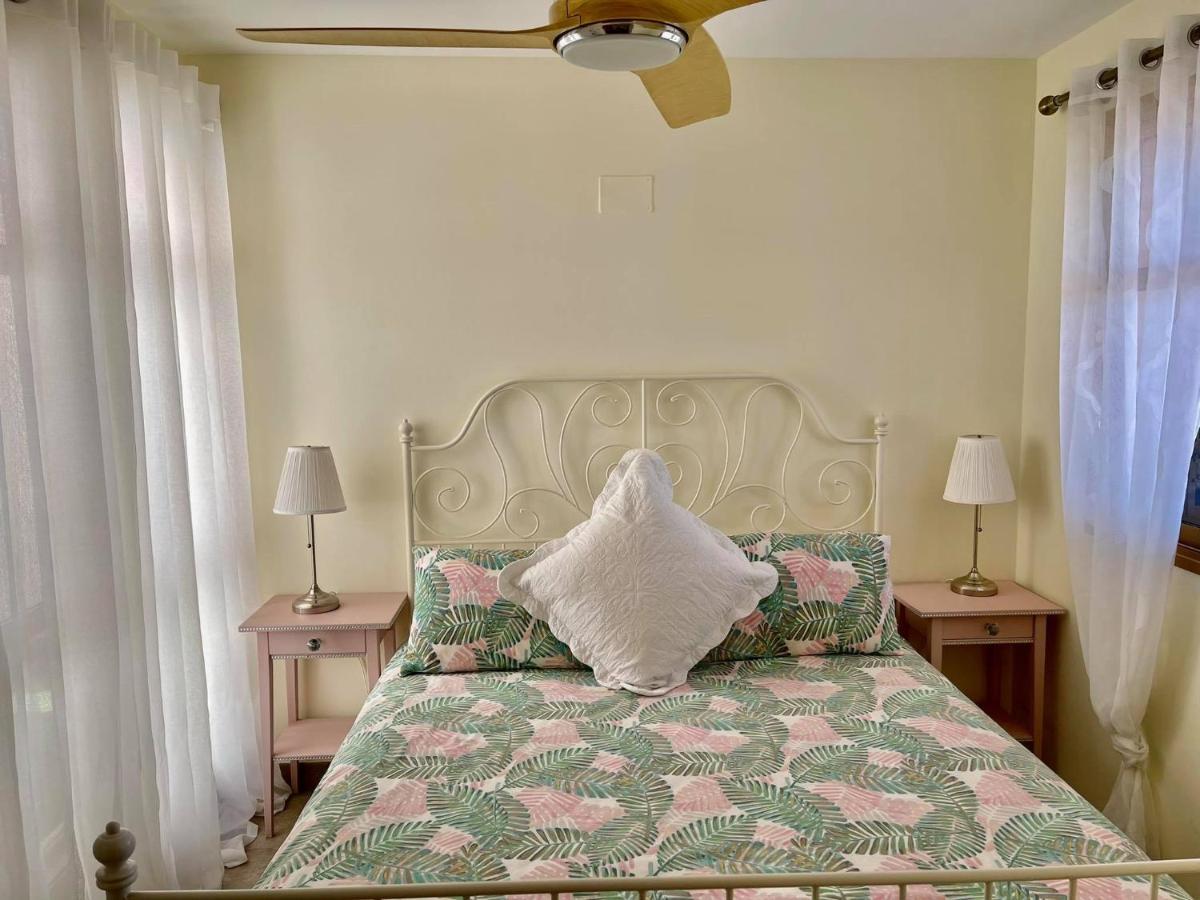 2 Bed Penthouse Apartment - Sea Views - Sleeps 4 Финестрат Экстерьер фото